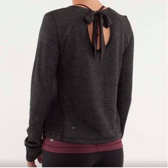 Lululemon Black Gray Sattva Pullover Sweater Merino Wool Blend Top EUC - Picture 1 of 9